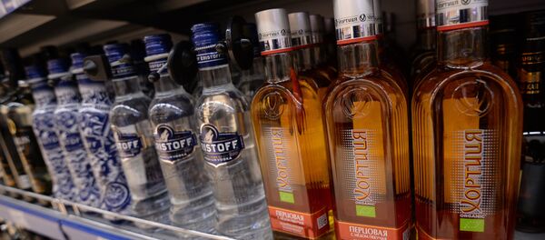 Vodka en un supermercado en Moscú Vodka en un supermercado en Moscú - Sputnik Mundo