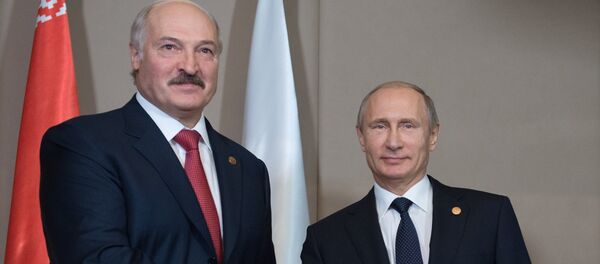Presidente de Bielorrusia, Alexandr Lukashenko, y presidente de Rusia, Vladímir Putin - Sputnik Mundo