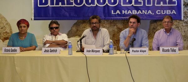 Jefe negociador de las FARC, Iván Márquez (centro), en La Habana (archivo) - Sputnik Mundo