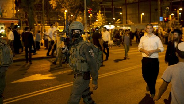 Soldado israeli cerca estación central de autobuses de Jerusalén - Sputnik Mundo