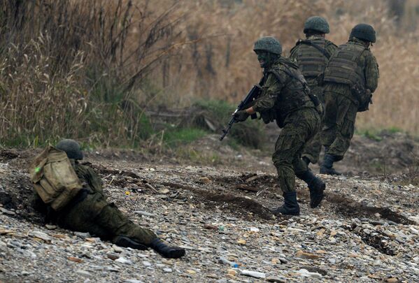 Infantería marina de la Flota rusa del Pacífico abate a “terroristas” - Sputnik Mundo