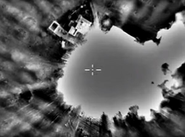 Ataques aéreos rusos contra búnkeres de los terroristas en Siria - Sputnik Mundo