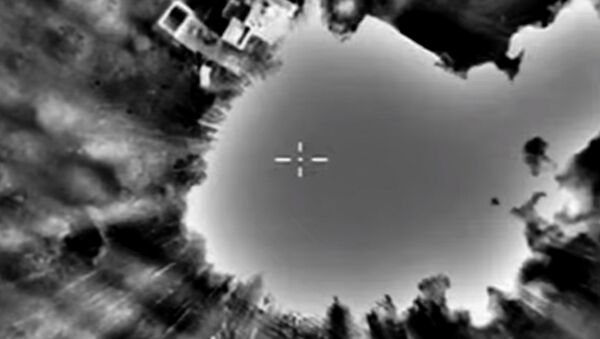 Ataques aéreos rusos contra búnkeres de los terroristas en Siria - Sputnik Mundo