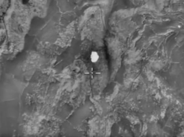 Ataques aéreos rusos contra búnkeres de los terroristas en Siria - Sputnik Mundo