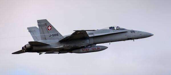 Avión F/A-18 Hornet de la Fuerza Aérea de Suiza - Sputnik Mundo
