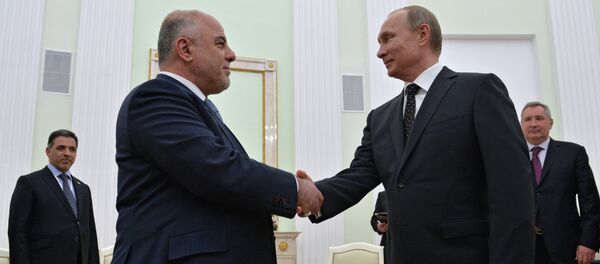 Russian President Vladimir Putin meets with Iraqi Prime Minister Haider Al-Abadi - Sputnik Mundo