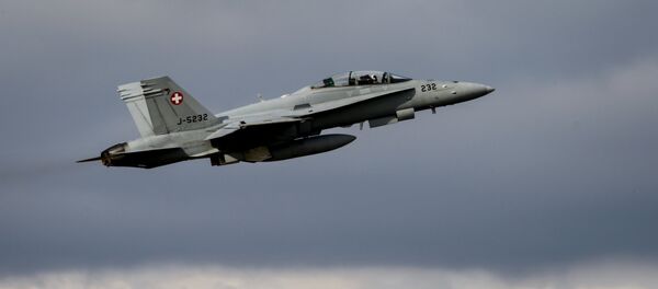 Avión F/A-18 Hornet de la Fuerza Aérea de Suiza - Sputnik Mundo