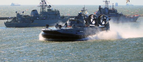 Aerodeslizador militar Zubr - Sputnik Mundo