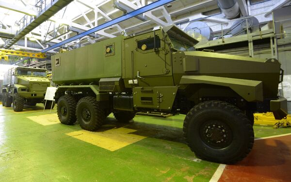 El vehículo de combate sobre ruedas Ural-VV - Sputnik Mundo