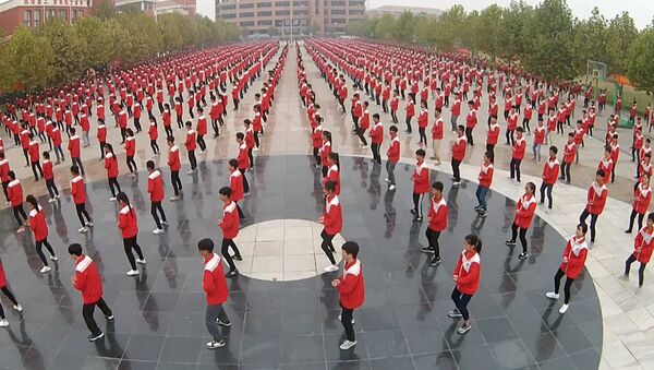 Multitudinario récord de tai chi - Sputnik Mundo