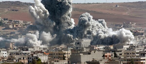 Bombardeos de la coalición internacional en Kobani, Siria (archivo) - Sputnik Mundo