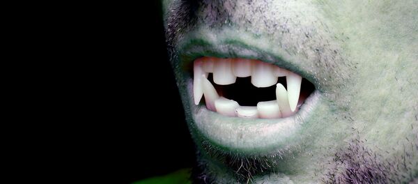 Familia de satanistas de Rusia no dará nombre de vampiro a su segundo hijo - Sputnik Mundo