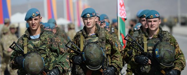 Efectivos del Ejército bielorruso participan en las maniobras conjuntas de países miembros de la OTSC - Sputnik Mundo