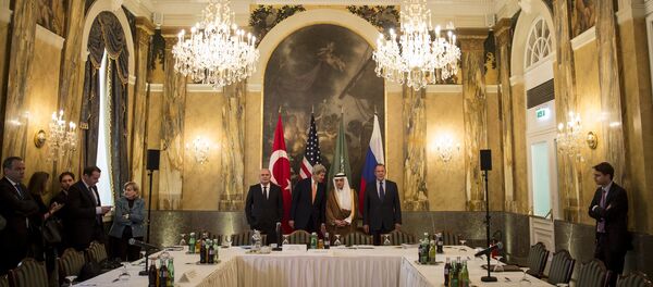 Ministros de Asuntos Exteriores de Turquía, EEUU, Arabia Saudí y Rusia en Viena, el 23 de octubre, 2015 - Sputnik Mundo