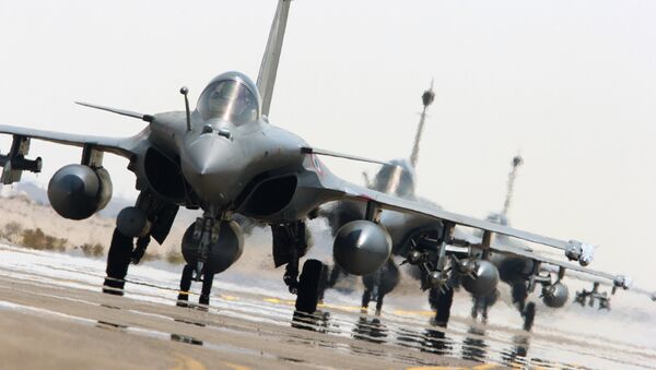 Un Rafale de las FFAA de Francia - Sputnik Mundo