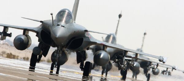 Un Rafale de las FFAA de Francia - Sputnik Mundo