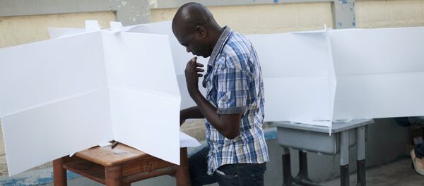 Haití cierra urnas en una jornada sin incidentes - Sputnik Mundo