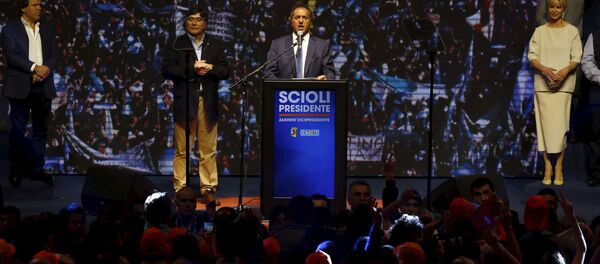 Daniel Scioli, candidato presidencial del gobernante Frente para la Victoria (FpV) Daniel Scioli, candidato presidencial del gobernante Frente para la Victoria (FpV) - Sputnik Mundo