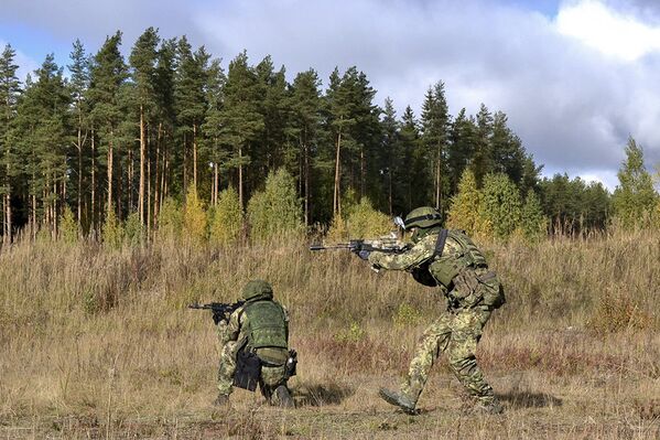 Entrenamiento de las unidades de misiones especiales del Distrito Militar Oeste de Rusia - Sputnik Mundo