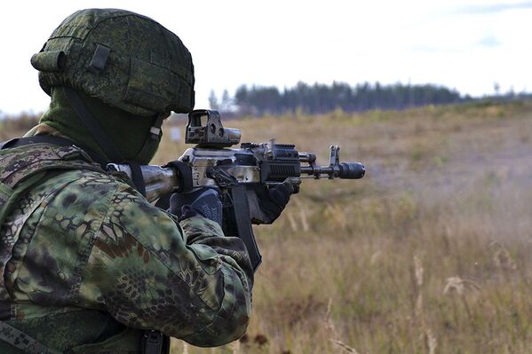 Entrenamiento de las unidades de misiones especiales del Distrito Militar Oeste de Rusia - Sputnik Mundo