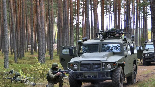 Entrenamiento de las unidades de misiones especiales del Distrito Militar Oeste de Rusia - Sputnik Mundo