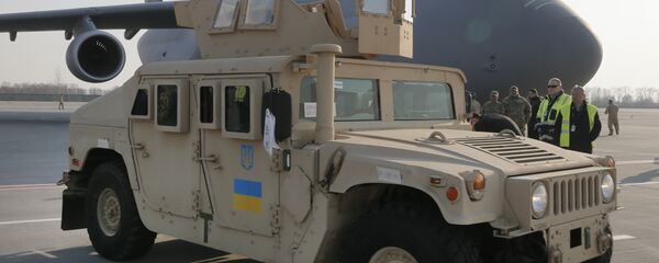 Vehículo estadounidense Humvee suministrado por EEUU a Ucrania Vehículo estadounidense Humvee suministrado por EEUU a Ucrania - Sputnik Mundo