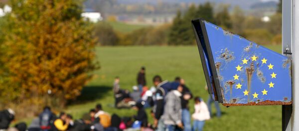 Refugiados llegan a la frontera entre Austria y Alemania - Sputnik Mundo