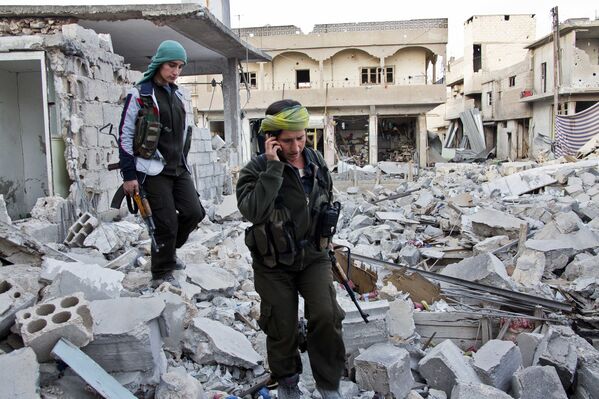 Las mujeres kurdas también combaten al Estado Islámico - Sputnik Mundo