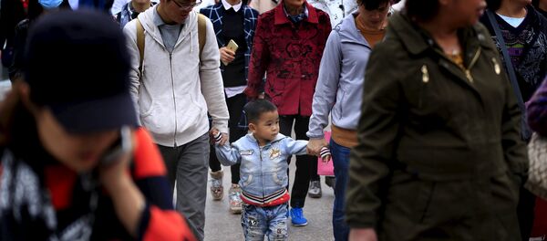 Familia china en Shanghái - Sputnik Mundo