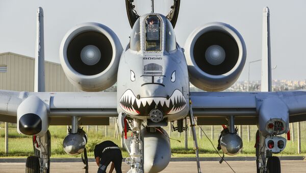Aviones de asalto A-10 en la base aérea de Incirlik - Sputnik Mundo