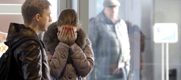 El avión siniestrado en Egipto estaba ardiendo en el aire, según testigos - Sputnik Mundo