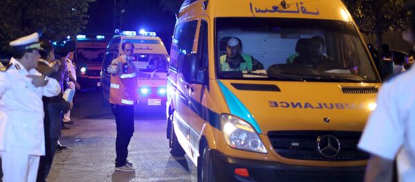Ambulancias con los cuerpos de los pasajeros del Airbus-321 en El Cairo - Sputnik Mundo