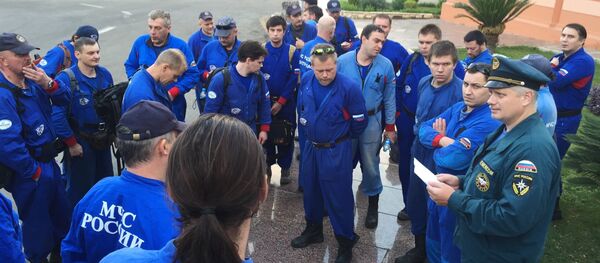 Socorristas de Ministerio de Emergencias ruso que han venido a Egipto para buscar cuerpos de las víctimas de incidente Socorristas de Ministerio de Emergencias ruso que han venido a Egipto para buscar cuerpos de las víctimas de incidente - Sputnik Mundo