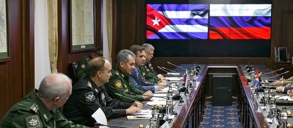Встреча министра обороны РФ С.Шойгу с делегацией Кубы - Sputnik Mundo