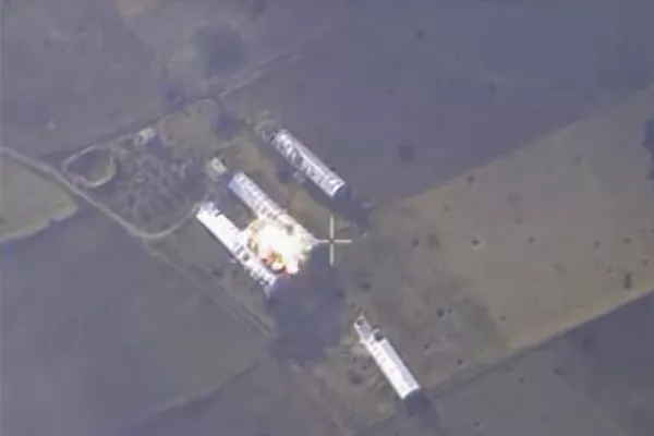 Aviación rusa bombardea una planta militar de extremistas en Alepo Aviación rusa bombardea una planta militar de extremistas en Alepo - Sputnik Mundo