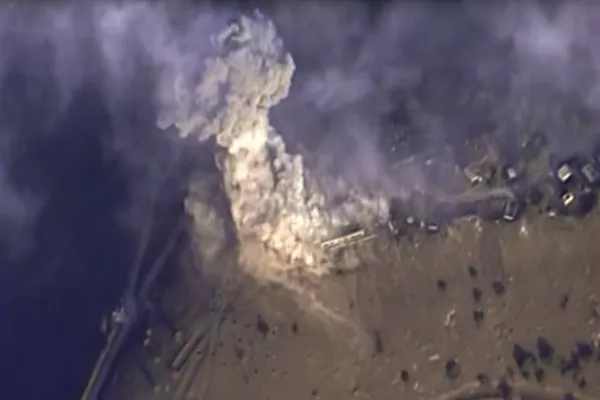 Aviación rusa bombardea una planta militar de extremistas en Alepo Aviación rusa bombardea una planta militar de extremistas en Alepo - Sputnik Mundo