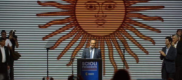 Candidato oficialista Daniel Scioli en el cierre de la campaña electoral en Buenos Aires, Argentina - Sputnik Mundo
