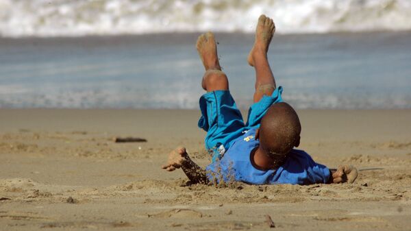 ACNUR señala a República Dominicana por generar niños apátridas - Sputnik Mundo
