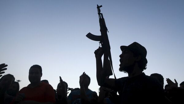 People take part in a protest against candidates for a national unity government proposed by U.N. envoy for Libya Bernardino Leon, in Benghazi, Libya - Sputnik Mundo