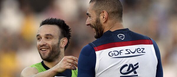 Mathieu Valbuena (izda.) y Karim Benzema - Sputnik Mundo