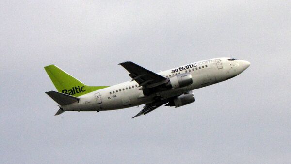 Avión de la compañía Airbaltic - Sputnik Mundo