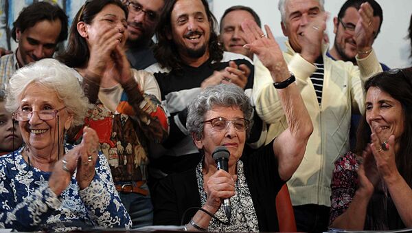 Presidenta de la organización Abuelas de Plaza de Mayo, Estela de Carlotto, y una de las fundadoras, Delia Giovanola - Sputnik Mundo