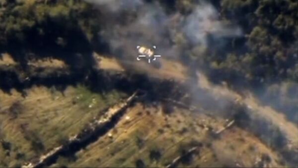 Ataques aéreos de Fuerzas Aéroespaciales de Rusia contra Estado Islámico en la provincia de Latakia en Siria - Sputnik Mundo