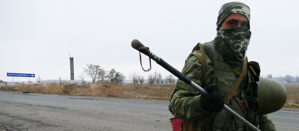 Un milicia del este de Ucrania - Sputnik Mundo