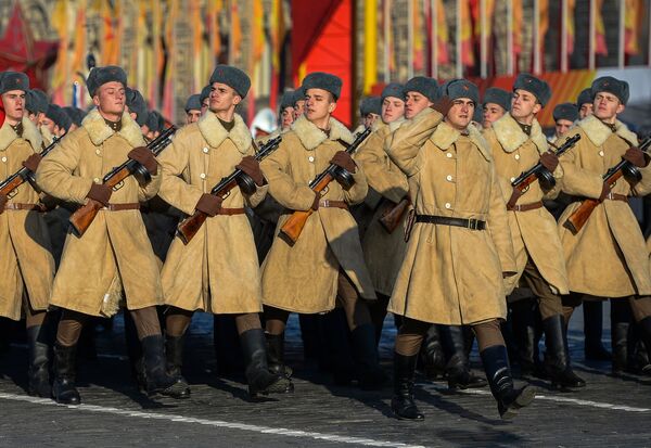 Marcha solemne dedicada a la histórica parada de 1941 en Moscú - Sputnik Mundo