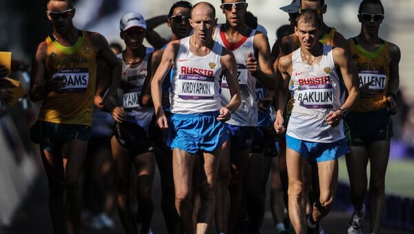 Atleta ruso, Serguéi Kirdyapkin, participa en una competición de atletismo durante JJOO en Londres - Sputnik Mundo