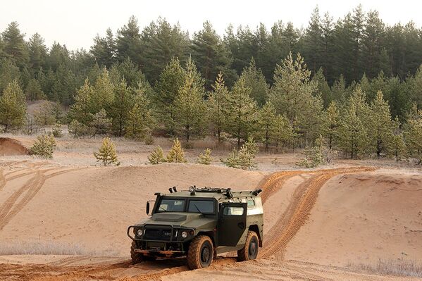 Ejercicios de una unidad de misiones especiales del Distrito Militar Oeste de Rusia - Sputnik Mundo