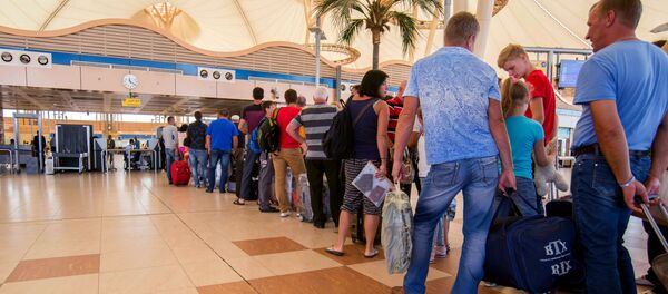Ciudadanos rusos en el aeropuerto de Sharm el-Sheikh - Sputnik Mundo