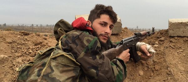 Militar sirio en Deir Ezzor (archivo) Militar sirio en Deir Ezzor (archivo) - Sputnik Mundo