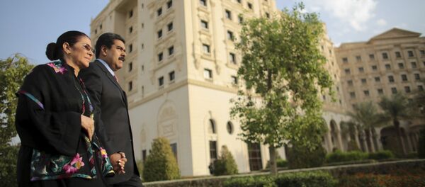 Presidente de Venezuela, Nicolás Maduro, con su mujer, Cilia Flores - Sputnik Mundo